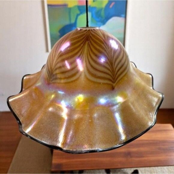 Vintage Large 15" Iridescent Pulled Feather Art Glass Lamp Shade Ruffled Edges - Picture 1 of 11